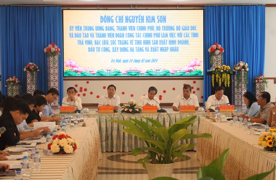 Quang cảnh buổi làm việc.