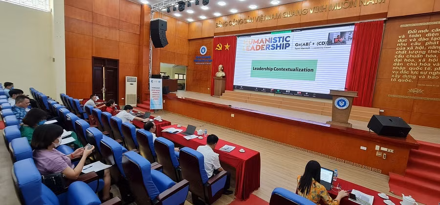 30 cán bộ lãnh đạo, quản lý của Trường Đại học Sư Phạm-ĐH Thái Nguyên tham gia tập huấn trực tuyến.