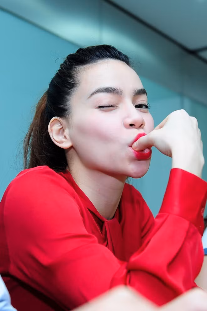 "Subeo chỉ được phép mặc những bộ đồ... vừa tiền vì cậu ấy còn phát triển rất nhiều nên hàng hiệu là điều cấm kỵ, không nên và quá xa xỉ". D
