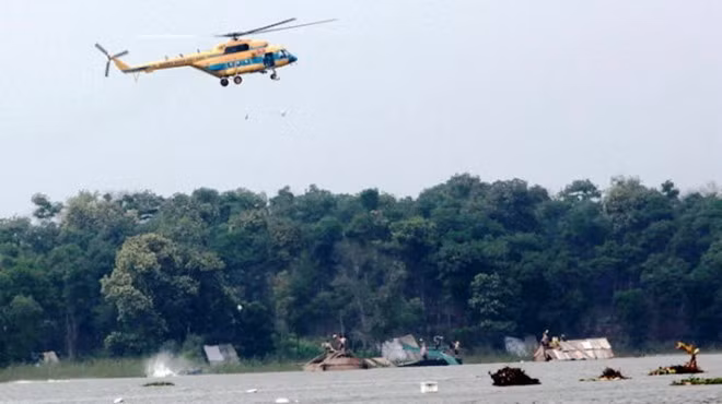 Máy bay MI 171.