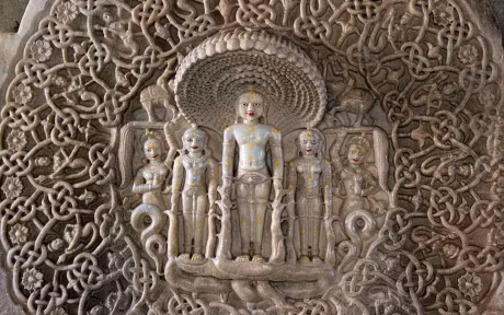 Ngoi den voi 1444 cot da trang tri khac nhau xay dung trong 50 nam - Anh 10