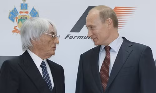 Tổng thống Nga Vladimir Putin (phải) và ông chủ giải đua F1 Bernie Ecclestone. Ảnh: Sputnik Tổng thống Nga Vladimir Putin và ông chủ giải đua F1 Bernie Ecclestone. Ảnh: Sputnik