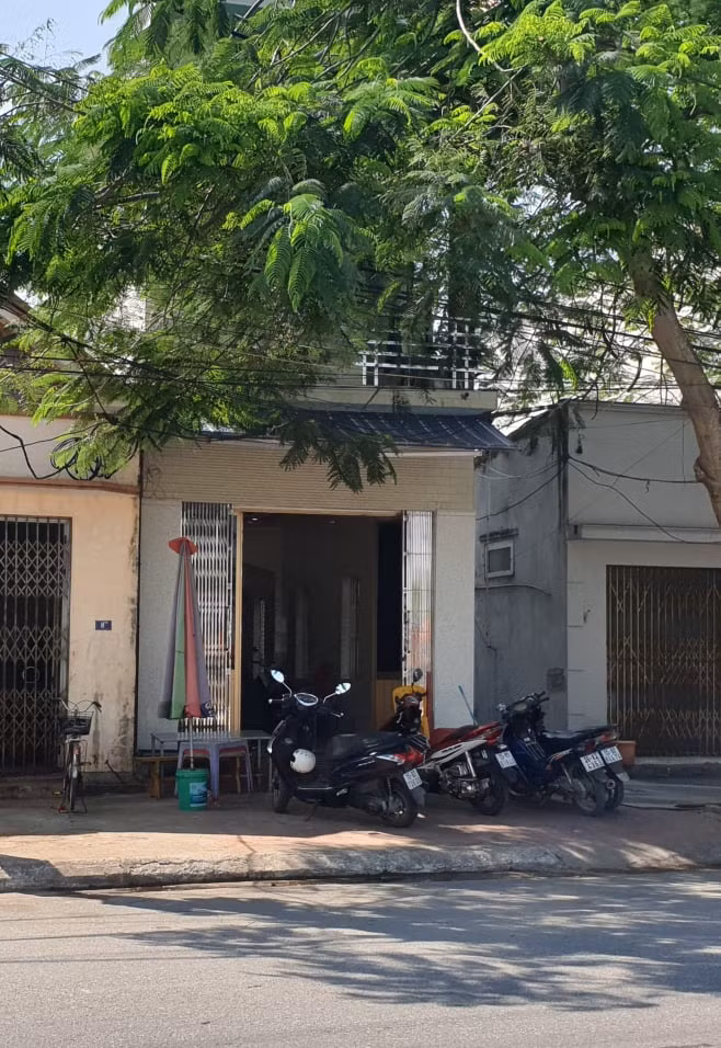 Từ khi biết tin Đinh. T. Q là nạn nhân trong vụ 39 người tử vong tại Anh, căn nhà nhỏ của gia đình em luôn có người ra vào hỏi thăm