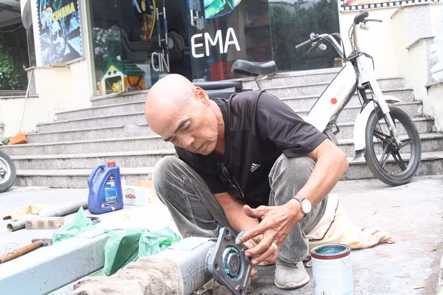 Ông Lê Minh Thuấn (một chủ hộ kinh doanh tại Vườn hoa Kim Đồng) mong muốn dự án khu vui chơi mới sớm được hoàn thiện