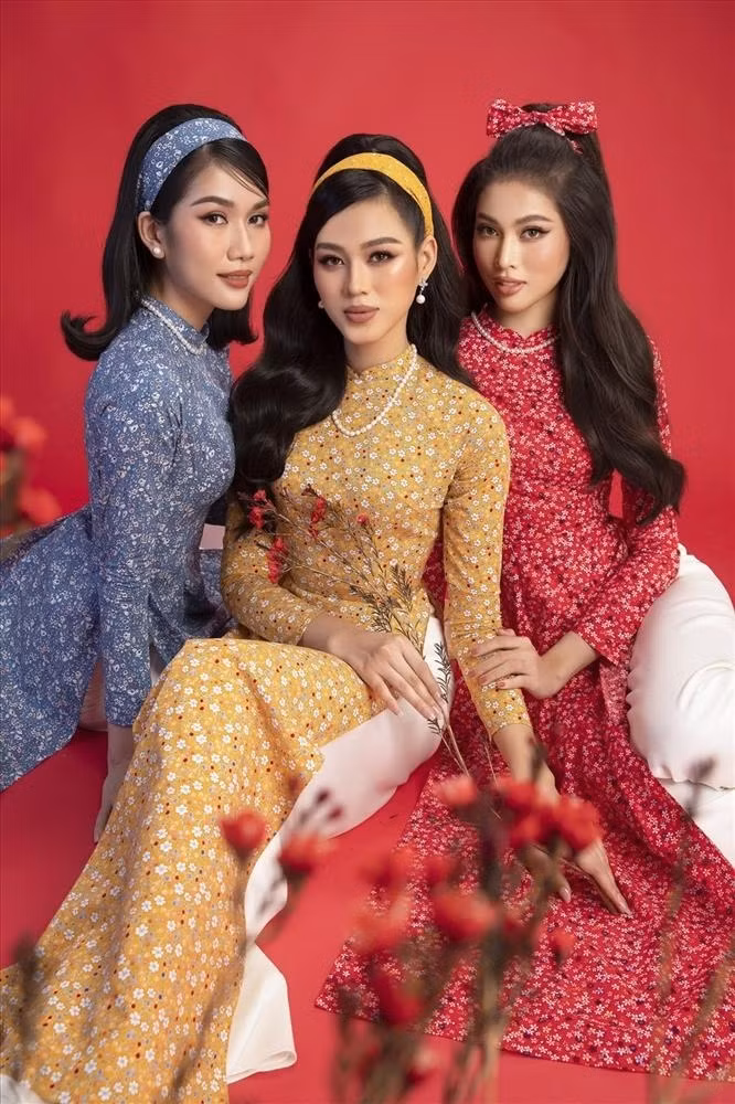 Hoa Hậu Việt Nam 2020 Đỗ Thị Hà, Á hậu Phương Anh và Ngọc Thảo cùng nhau chụp bộ ảnh phong cách cổ điển gửi đến khán giả nhân dịp Tết đến xuân về.
