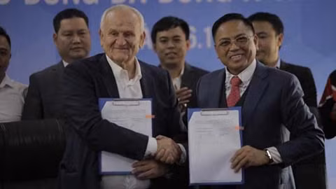 Chiến lược gia Ljupko Petrovic đã hoàn tất cách ly theo qui định, chính thức ra mắt Thanh Hóa hôm 26/12.