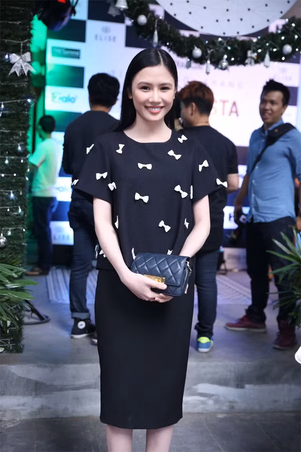 Ngọc Trinh mặc chất như fashionista đi sự kiện