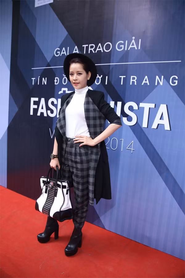 Ngọc Trinh mặc chất như fashionista đi sự kiện