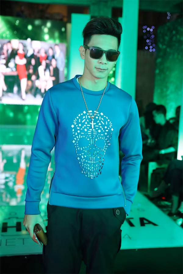 Ngọc Trinh mặc chất như fashionista đi sự kiện