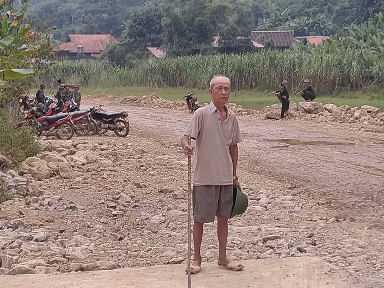 Là người có uy tín trong thôn, ông Lê Văn Đương rất bất bình trước những việc làm sai trái của Công ty Thăng Long
