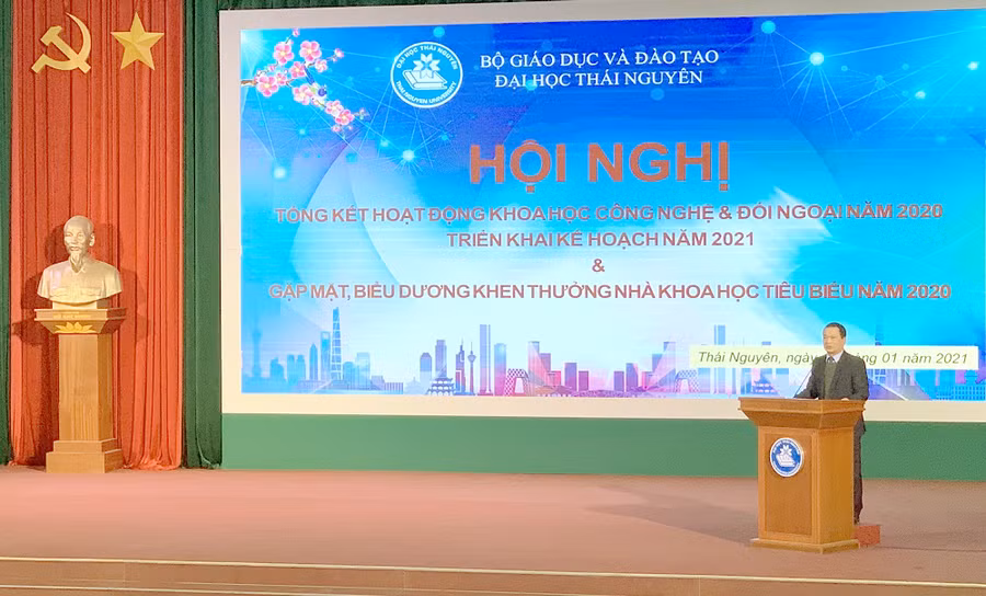 GS.TS Phạm Hồng Quang, Giám đốc Đại học Thái Nguyên phát biểu tại hội nghị.