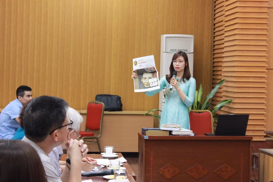 Cô Lưu Thị Thu Hà, trường THPT Việt Đức.