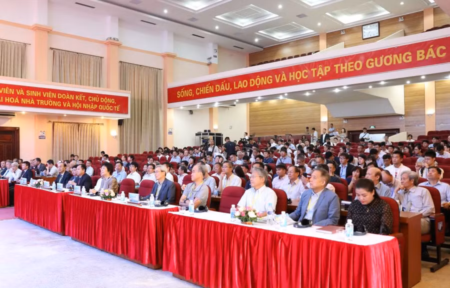 Các đại biểu dự APAN 2019 tại phiên khai mạc sáng 26/9. Các đại biểu dự APAN 2019 tại phiên khai mạc sáng 26/9.