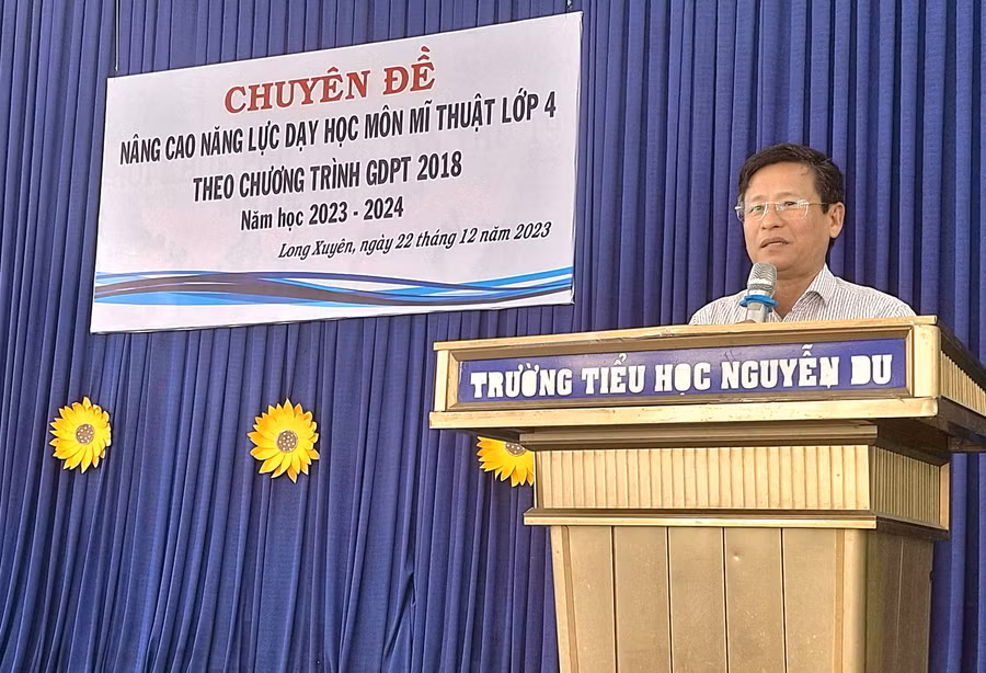 Ông Võ Văn Quới - Trưởng phòng GDMN - GDTH, Sở GD&ĐT An Giang phát biểu tại Hội thảo. Ông Võ Văn Quới - Trưởng phòng GDMN - GDTH, Sở GD&ĐT An Giang phát biểu tại Hội thảo.