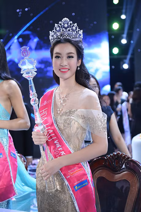 4 nguoi dep xuat than tu CLB thoi trang Dai hoc Ngoai thuong Ha Noi - Anh 4