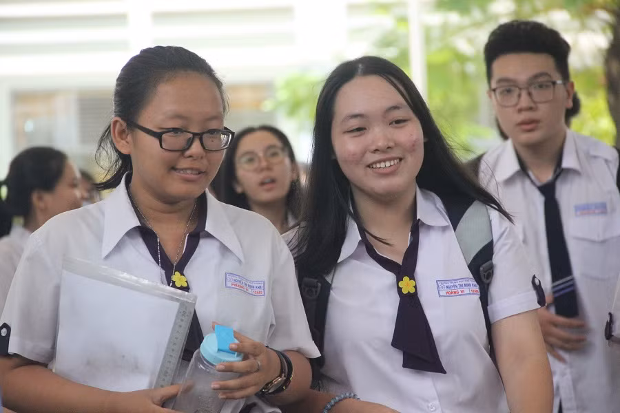 Thoải mái sau môn thi Ngữ văn