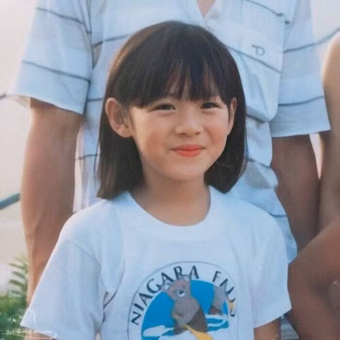 Ảnh ngày bé cực đáng yêu của Son Ye Jin, Song Hye Kyo ảnh 10