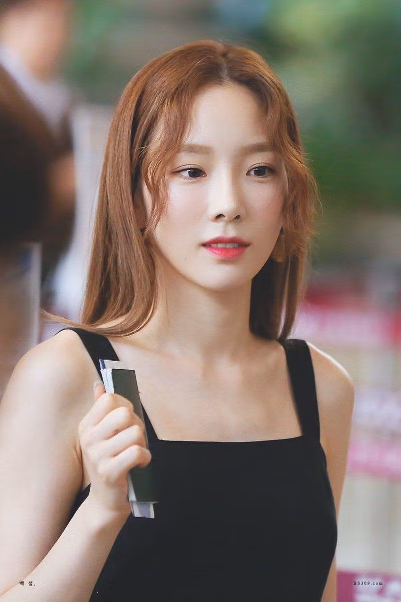Taeyeon (Girls "Generation)
