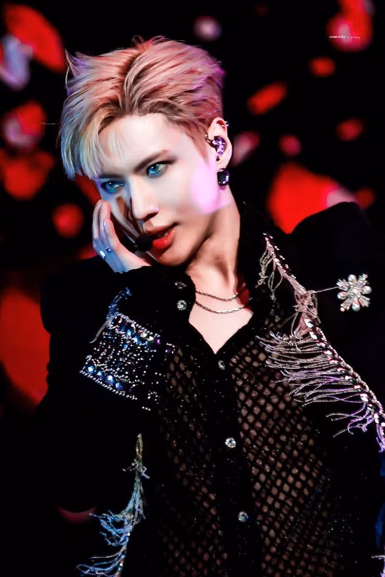 Taemin (SHINee): Tầm nhìn nghệ thuật và tài năng tuyệt đối của Taemin tỏa sáng trong mọi việc anh ấy làm.