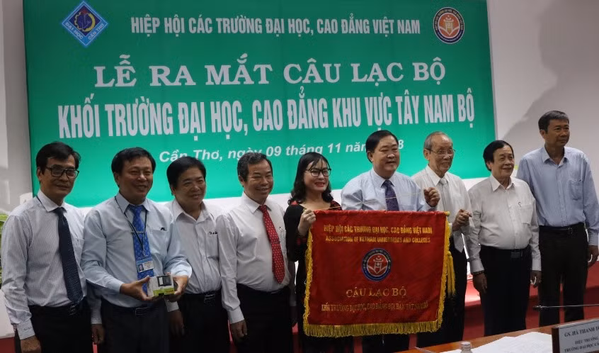 Ra mắt Câu lạc bộ Khối trường ĐH, CĐ khu vực Tây Nam bộ
