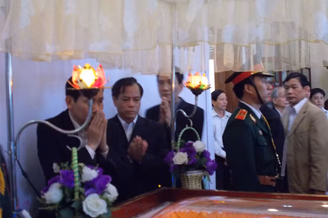 Nghẹn ngào tiễn biệt người con của Đà Nẵng.
