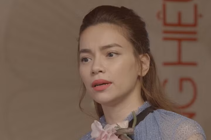 Hồ Ngọc Hà nói Mai Ngô “Đừng nghĩ mình là cái rốn của vũ trụ“