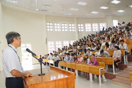 Xây dựng chiến lược phát triển năng lực giảng viên sư phạm
