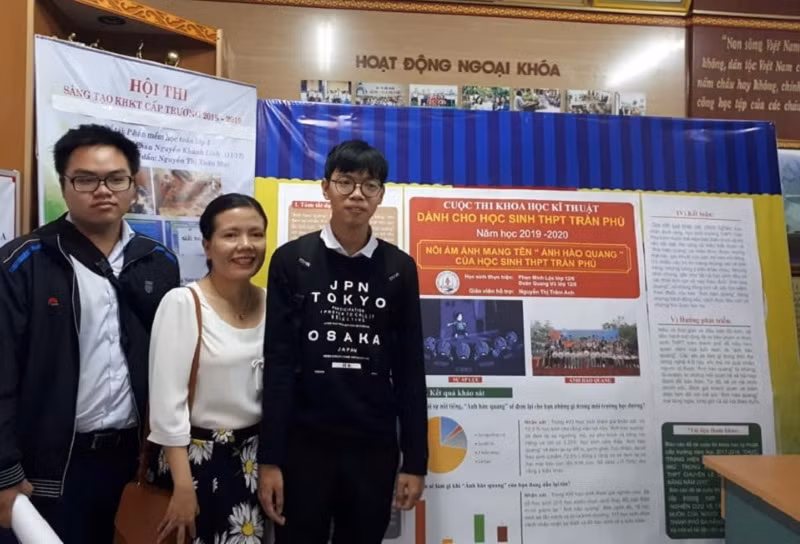Đề tài tham gia hội thi Khoa học kỹ thuật của học sinh Trường THPT Trần Phú liên quan đến môn Ngữ văn.