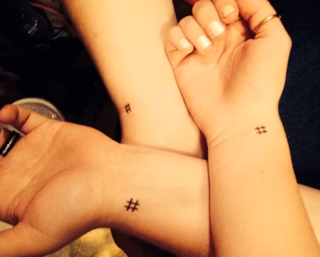 Hashtags: Tín đồ của công nghệ, mạng xã hội hay lựa chọn hình xăm dấu thăng này. Nó có thể coi như một xu hướng tất yếu, bắt kịp trào lưu của giới trẻ ngày nay. Giải mã ý nghĩa các mốt xăm hình của giới trẻ năm 2014