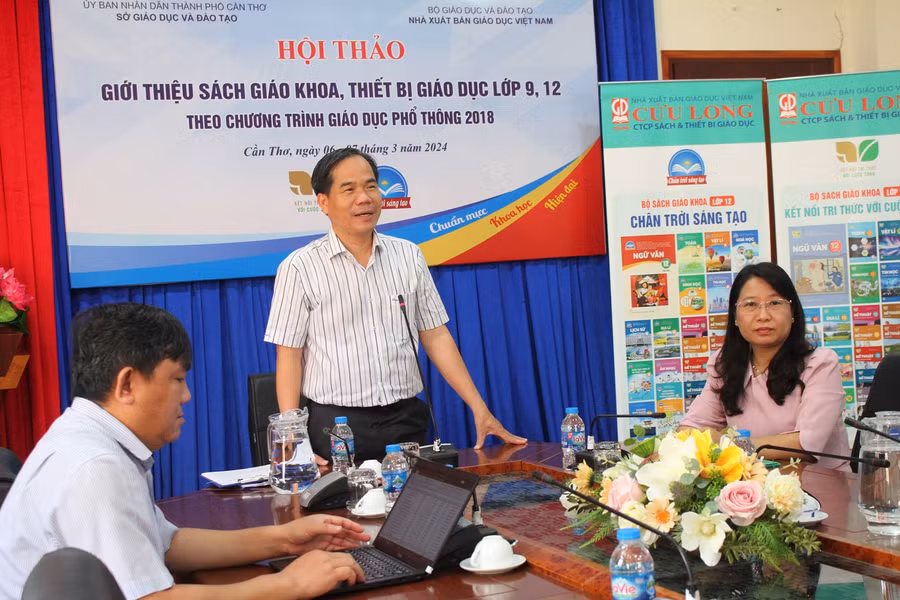 Ông Nguyễn Phúc Tăng - Phó Giám đốc Sở GD&ĐT TP Cần Thơ phát biểu tại hội thảo. Ông Nguyễn Phúc Tăng - Phó Giám đốc Sở GD&ĐT TP Cần Thơ phát biểu tại hội thảo.