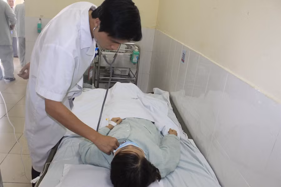 Ăn vịt sau 3 tháng mới biết hóc xương