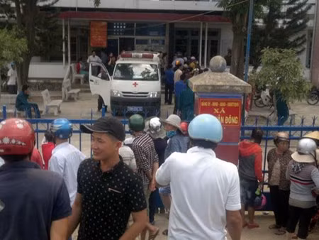 Cu ong dot tu tai UBND xa