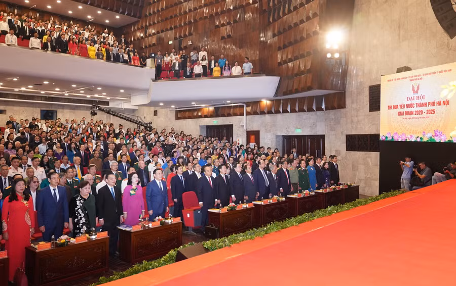 Giai đoạn 2015-2020, các phong trào thi đua của thành phố Hà Nội đã tạo động lực lớn để các cơ quan, đơn vị và mọi tầng lớp nhân dân tích cực hoàn thành thắng lợi các chỉ tiêu, nhiệm vụ đề ra. Ảnh: VGP/Quang Hiếu