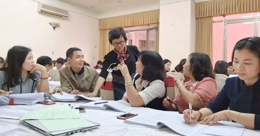 TS Nguyễn Thị Tuyết Hạnh tham gia bồi dưỡng cán bộ quản lý cơ sở giáo dục cốt cán. TS Nguyễn Thị Tuyết Hạnh tham gia bồi dưỡng cán bộ quản lý cơ sở giáo dục cốt cán.