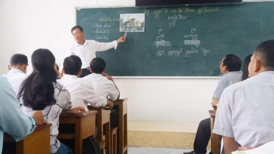 Giờ học của sinh viên ngành Sư phạm Ngữ văn Khmer tại Trường ĐH Trà Vinh.