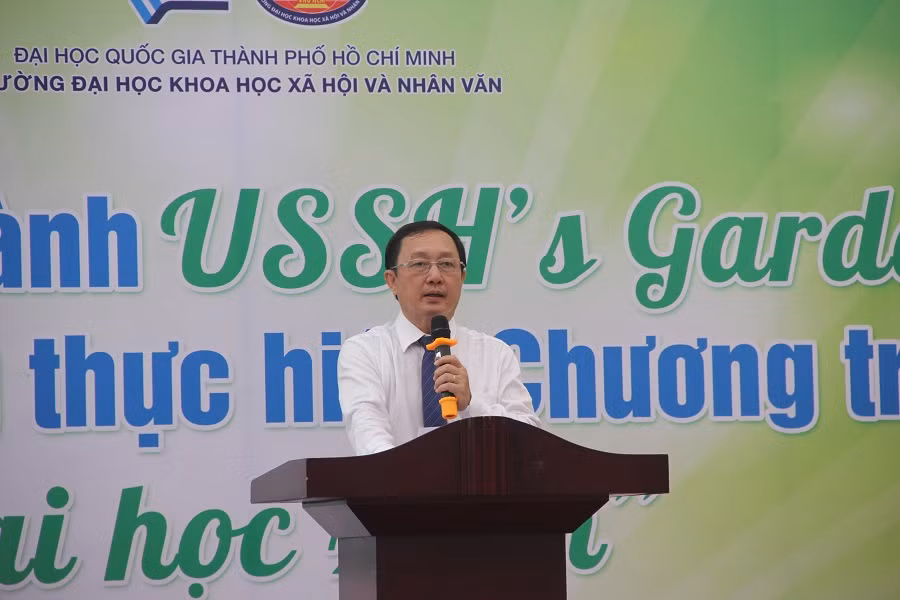 PGS.TS Huỳnh Thành Đạt, Giám đốc ĐH Quốc gia TP.HCM phát biểu tại buổi lễ