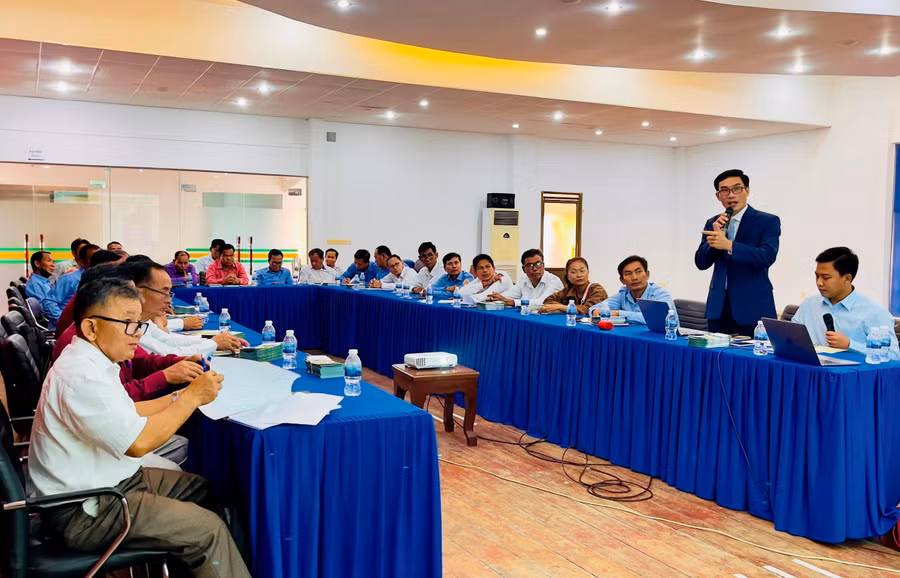 Trường ĐH Trà Vinh làm việc với Sở Y tế, Sở Giáo dục tỉnh Svay Rieng và Hiệu trưởng các trường THPT tại tỉnh Svay Rieng.