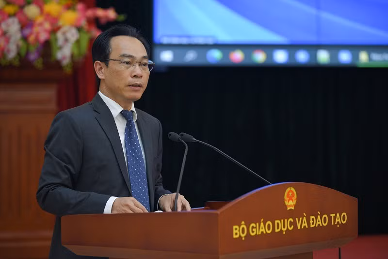 Thứ trưởng Bộ GD&amp;ĐT Hoàng Minh Sơn