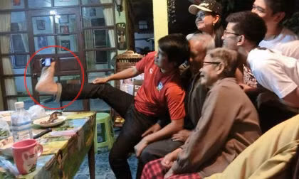 Cười 