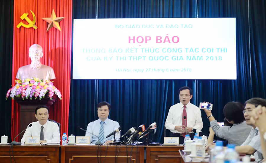 Quang cảnh họp báo Quang cảnh họp báo