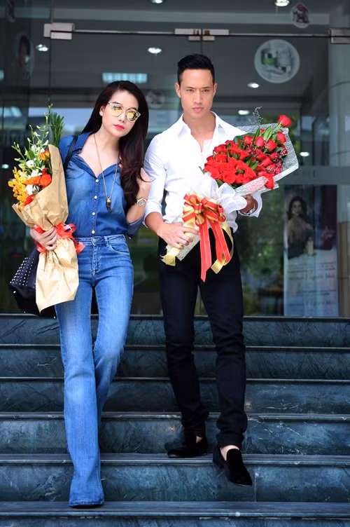Trương Ngọc Ánh theo sát mọi bước đi của Kim Lý dù rất bận rộn.