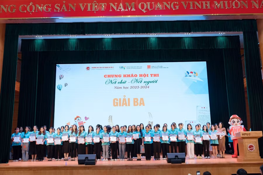 50 Giải Ba.