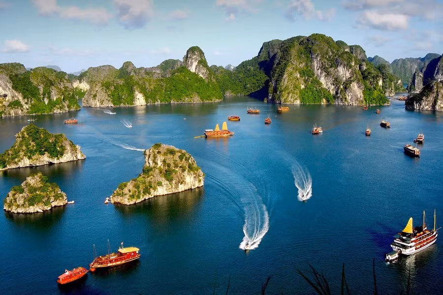 Vịnh Hạ Long.