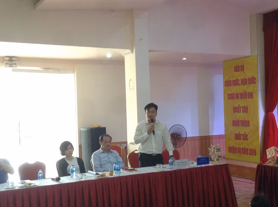 ông Doãn Hồng Hà - Phó Vụ trưởng Vụ Giáo dục Chính trị và Công tác HSSV, Bộ GD&ĐT phát biểu ý kiến tại Hội thảo ông Doãn Hồng Hà - Phó Vụ trưởng Vụ Giáo dục Chính trị và Công tác HSSV, Bộ GD&ĐT phát biểu ý kiến tại Hội thảo