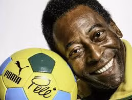 “Vua bóng đá” Pele đang giữ kỷ lục cầu thủ ghi nhiều bàn thắng nhất cho 1 CLB với 643 bàn cho Santos.
