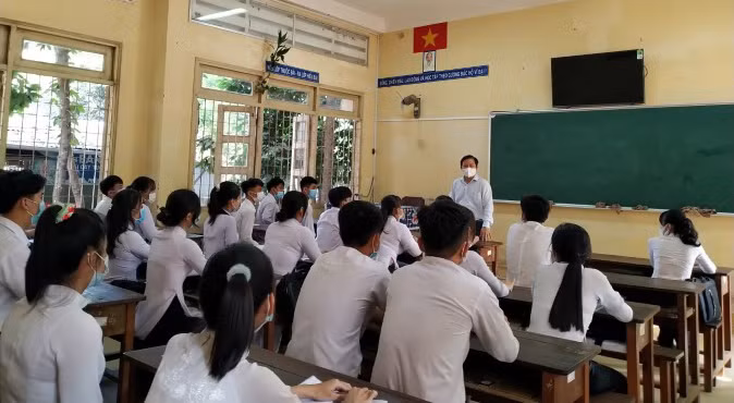 Tình hình dịch Covid-19 diễn biến phức tạp, thầy trò phải tăng tốc từng ngày