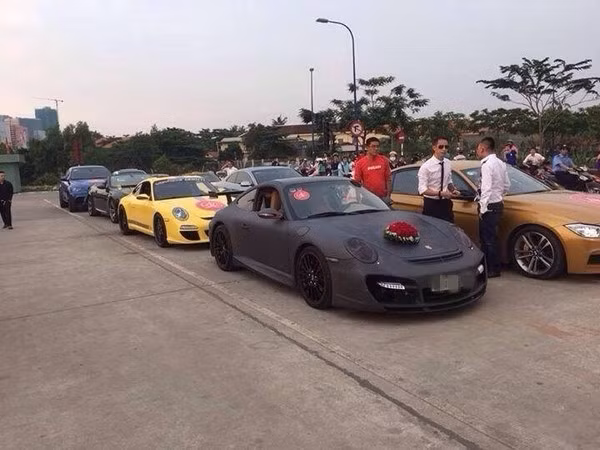 Một số siêu xe khủng xuất hiện trong lễ cưới