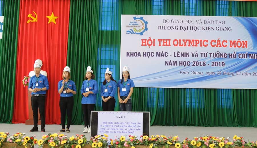 Thí sinh dự thi phần thi hùng biện