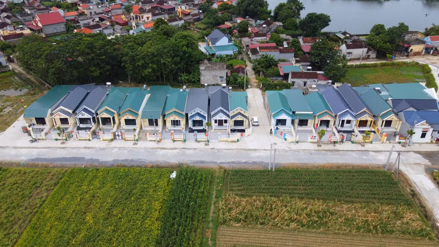 Khu định cư mới của bà con dân chài thôn Lam Đạt đẹp và khang trang.