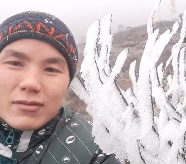 Băng tuyết phủ trắng “Nóc nhà Việt Nam” Fansipan
